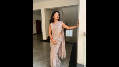 చీరకట్టులో ‘బిగ్ బాస్’హారిక అందాలు అదుర్స్.. చిరంజీవి సినిమా పాటేసుకుంటున్న నెటిజన్లు!