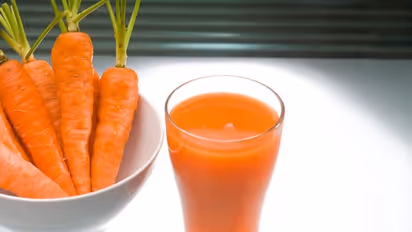 Here are some health benefits of having carrot juice in the morning 