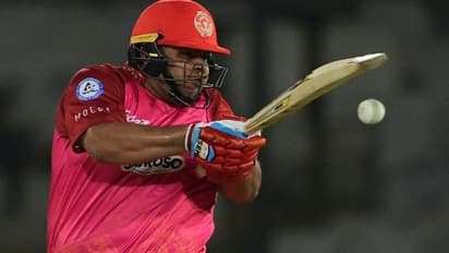 PSL 2023: அசாம் கான் காட்டடி அடித்து கடைசி ஓவரில் சதம் மிஸ்ஸிங்! 20 ஓவரில் 220 ரன்களை குவித்த இஸ்லாமாபாத் அணி