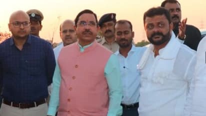 ಉಚಿತ ಯೋಜನೆ ಘೋಷಿಸುವ ಕಾಂಗ್ರೆಸ್ ಇಷ್ಟುವರ್ಷ ಕತ್ತೆ ಕಾಯುತ್ತಿತ್ತಾ? : ಪ್ರಲ್ಹಾದ್ ಜೋಶಿ