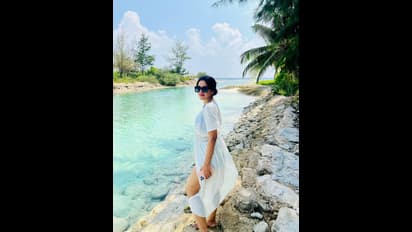 బికినీలో షాకిచ్చిన మృణాళిని రవి.. మాల్దీవుల్లో ఫుల్ బిందాస్, తడి సోయగాలతో కాక రేపుతూ ఫోజులు  