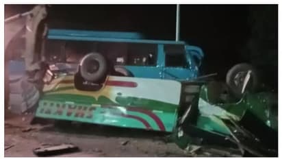 അമിത്ഷാ ഷായുടെ റാലിയിൽ പങ്കെടുത്ത് മടങ്ങുന്നവരുടെ ബസ് അപകടത്തിൽ പെട്ടു; 14 മരണം, 60 പേർക്ക് പരിക്കേറ്റു