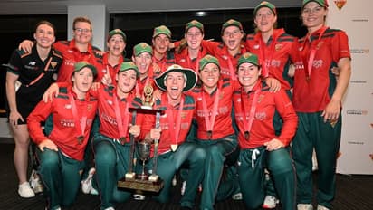 6 బంతుల్లో 4 పరుగుల టార్గెట్! చేతిలో 5 వికెట్లు.. అయినా ఓటమి! ఇదెక్కడి ట్విస్టు బాబోయ్...