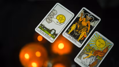 Weekly Tarot Card Reading: Predictions from April 15 to April 21, 2024