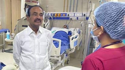 మెడికల్ కాలేజీల్లో  నిగూఢంగా ర్యాగింగ్: మెడికో ప్రీతి కుటుంబ సభ్యులకు ఈటల పరామర్శ