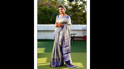 స్లీవ్‌ లెస్‌ బ్లౌజ్‌, పట్టు చీరలో హాట్‌ హీరోయిన్‌ కిర్రాక్‌ పోజ్‌.. ట్రెడిషనల్‌ లుక్‌లో ఐశ్వర్యా రాజేష్‌ రచ్చ