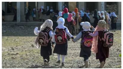 ಬಾಲಕಿಯರ ಶಿಕ್ಷಣ ತಡೆಯಲು 100ಕ್ಕೂ ಹೆಚ್ಚು ಮಕ್ಕಳಿಗೆ ವಿಷವುಣಿಸಿದ ದುರುಳರು; ಇರಾನ್ ಸರ್ಕೌರ ಮೌನ!