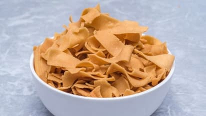 இட்லி மாவு வைத்து மொறுமொறு ரிப்பன் பக்கோடா செய்யலாம் வாங்க!