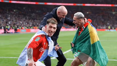 'Erik's got moves': Video of Man United boss dancing after League Cup title win goes viral, fans are loving it