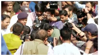 സിസോദിയയുടെ അറസ്റ്റില്‍ വ്യാപക പ്രതിഷേധം, എഎപി ഓഫീസിന് മുന്നില്‍ പൊലീസുമായി ഉന്തും തള്ളും, 144 പ്രഖ്യാപിച്ചു