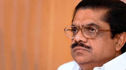 കോൺഗ്രസ് അംഗങ്ങൾ മദ്യപിക്കാൻ പാടില്ലെന്ന ഉപാധി ഒഴിവാക്കിയതിനെതിരെ സുധീരൻ, ഖർഗെയ്ക്ക് കത്തയച്ചു