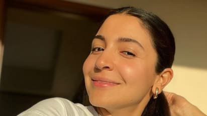 സെല്ഫി പങ്കുവെച്ച് അനുഷ്ക ശര്മ, 'ഛക്ദ എക്സ്പ്രസിനാ'യുള്ള കാാത്തിരിപ്പില് ആരാധകര്