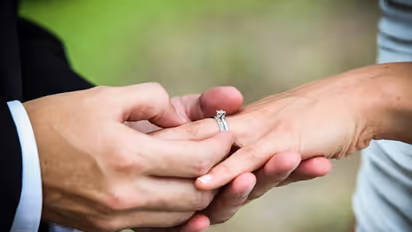 ഇംഗ്ലണ്ടിലും വെല്സിലും ആണ്കുട്ടികള്ക്കും പെണ്കുട്ടികള്ക്കും ഇനി വിവാഹ പ്രായം 18; നിയമം പ്രാബല്യത്തില്