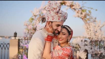 ഇന്ത്യൻ വേഷത്തില്‍ വിവാഹത്തിന് അണിഞ്ഞൊരുങ്ങി പാക് നടി?; സംഭവം വിവാദത്തില്‍