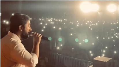 വാരനാട്‌ ക്ഷേത്രത്തിൽ ഗാനമേളക്കിടെ യഥാർത്ഥത്തിൽ സംഭവിച്ചതെന്ത്? സംശയങ്ങളെല്ലാം ദുരീകരിച്ച് വിനീത് ശ്രീനിവാസൻ