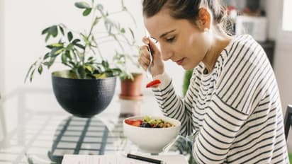 വൃക്കകളെ കാക്കാന്‍ കഴിക്കേണ്ട പച്ചക്കറികളും പഴങ്ങളും... 