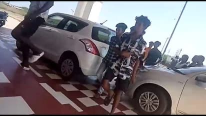 நாகையில் அரசு கல்லூரிக்குள் புகுந்து மாணவர்களை தாக்கிய மர்ம நபர்களால் பரபரப்பு