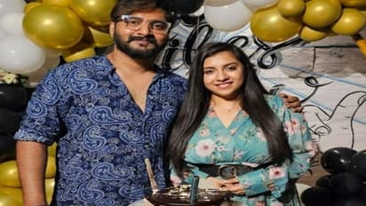 ಗಂಡನಿಗೋಸ್ಕರ ಮೂಗು ಚುಚ್ಚಿಸಿಕೊಂಡ ಯಶಸ್ವಿನಿ; ವೇದಿಕೆ ಮೇಲೆ 2 ಡೈಮೆಂಡ್‌ ಗಿಫ್ಟ್‌ ಕೊಟ್ಟ ನಿರಂಜನ್ ದೇಶಪಾಂಡೆ