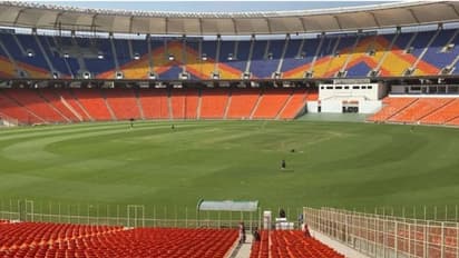 അഹമ്മദാബാദില്‍ സർപ്രൈസ് പിച്ച്; ഒരുമുഴം മുന്നേ എറിഞ്ഞ് രോഹിത് ശർമ്മ 