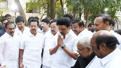 திமுகவில் தொடரும் வாரிசு அரசியல்..! தந்தைக்கும், மகனுக்கும் பதவி கொடுக்கும் ஸ்டாலின்; அழுத்தம் காரணமா?