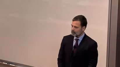 ಕೇಂಬ್ರಿಡ್ಡ್ ವಿಶ್ವವಿದ್ಯಾಲಯಕ್ಕಾಗಿ ರಾಹುಲ್ ಲುಕ್ ಬದಲು, ಕಳೆದೆರಡು ವರ್ಷದಲ್ಲಿ ರಾಗಾ ಸ್ಟೈಲ್ ಹತ್ತು ಹಲವು!