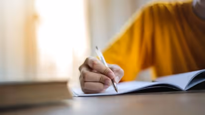 சொன்ன நம்பமாட்டீங்க.. கை நிறைய சம்பளம்.. 1083 காலி பணியிடங்கள்.. விண்ணப்பிக்க இன்றே கடைசி நாள்..!