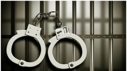 ബൈക്കിൽ കറങ്ങിനടക്കും, ഇതരസംസ്ഥാന തൊഴിലാളികൾ ഇരകൾ; കോഴിക്കോട് രാത്രികാല കവർച്ചാ സംഘം പൊലീസ് പിടിയിൽ