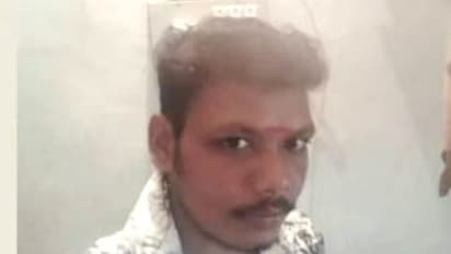 'ഞാൻ അച്ഛനെ കൊന്നു, മദ്യലഹരിയിൽ മകൻ അയൽവാസികളോട്'; പതിവ് വഴക്കെന്ന് കരുതി, വീട്ടുകാരെത്തിയപ്പോള് ഞെട്ടി