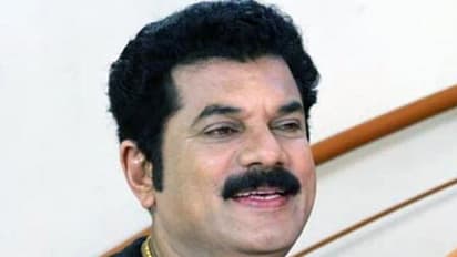 'അമിതാഭ് ബച്ചനും ധര്മേന്ദ്രയുമൊക്കെ രക്ഷപ്പെട്ടത് ഭാഗ്യം', യുട്യൂബ് റിവ്യുവിനെതിരെ മുകേഷ്