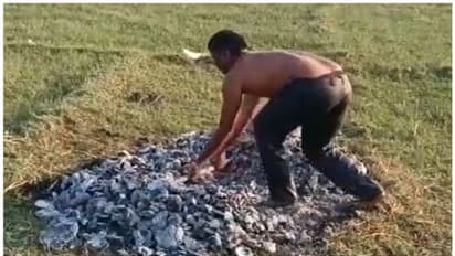 నిప్పులో ఎర్రగా కాల్చిన గడ్డపారను తీయించారు.. సమీప బంధువుతో వివాహేతర సంబంధంపై శీలపరీక్ష.. ములుగులో ఘటన (Video)