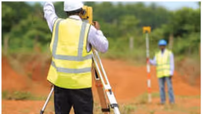 గ్రీన్ఫీల్డ్ హైవేకు భూముల సర్వే: ఖమ్మం చింతకానిలో అడ్డుకున్న రైతులు