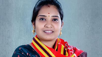 இடைத்தேர்தலில் ரூ.400 கோடி செலவு செய்த திமுக.. தேர்தல் ஆணையத்துக்கு பாராட்டு விழா நடத்துங்கள்.. அசராத மேனகா.!