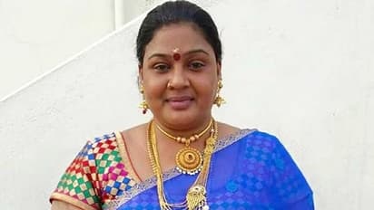 ஒரு கை செத்துப்போச்சு... என்னை விஷ ஊசி போட்டு கொன்னுடுங்க...! கேன்சர் பாதிப்பால் கதறும் அங்காடி தெரு நடிகை