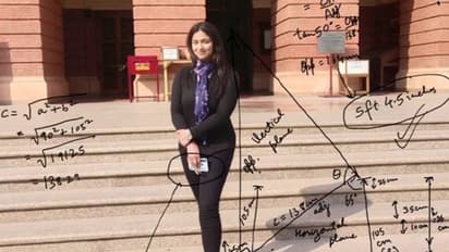 'എന്റെ ഉയരം എത്രയാണെന്ന് പറയാമോ?'; യുവതിയുടെ ചലഞ്ചിന് കിടിലൻ മറുപടിയുമായി യുവാവ്