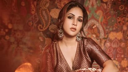 பிரபல வாரிசு நடிகருடன் நடிகை லாவண்யா திரிபாதி காதல்... சைலண்டாக நடக்கும் திருமண வேலைகள்?