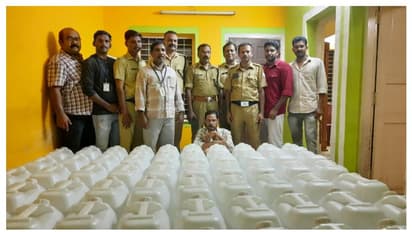 61 കന്നാസ്, 2135 ലിറ്റർ സ്പിരിറ്റ്; വ്യാജ വാറ്റുസംഘത്തെ പൊക്കി, ഒരാള്‍ ഓടി രക്ഷപ്പെട്ടു  