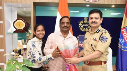 బొమ్మల రామారం పోలీసు స్టేషన్పై 1999లో నక్సలైట్ల దాడి.. ప్రాణాలకు తెగించి పోరాడిన సెంట్రీకి సీపీ అభినందనలు