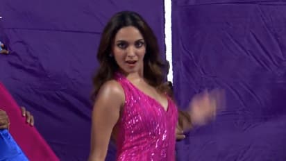 WPL 2023 Opening Ceremony: கியாரா அத்வானி உற்சாக நடனம்: கோலாகலமாக தொடங்கிய மகளிர் பிரீமியர் லீக்!