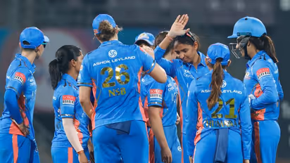 WPL 2023 Final ನೋ ಬಾಲ್ ವಿವಾದದ ನಡುವೆ ಡೆಲ್ಲಿ ಮಣಿಸಿ ಚೊಚ್ಚಲ ಟ್ರೋಫಿ ಗೆದ್ದ ಮುಂಬೈ ಇಂಡಿಯನ್ಸ್!