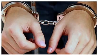 പ്രായപൂർത്തിയാവാത്ത കുട്ടിയുമായി ലൈം​ഗിക ബന്ധം,  ഗർഭിണിയായി; 31കാരി ജയിലിന് പുറത്ത്, പരാതിയുമായി അമ്മ