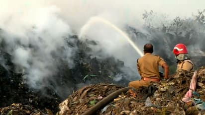 മൂന്നാം ദിവസവും പുക പുതച്ച് കൊച്ചി: ബ്രഹ്മപുരത്ത് തീയണയ്ക്കാനുള്ള ശ്രമങ്ങൾ തുടരുന്നു