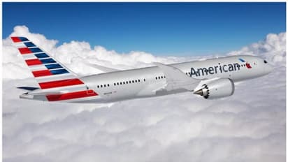 വിമാനത്തിൽ യാത്രക്കാരന് മേൽ മൂത്രമൊഴിച്ചു; അതിക്രമം ന്യൂയോർക്ക്-ദില്ലി വിമാനത്തിൽ; വിദ്യാർത്ഥിക്കെതിരെ പരാതി