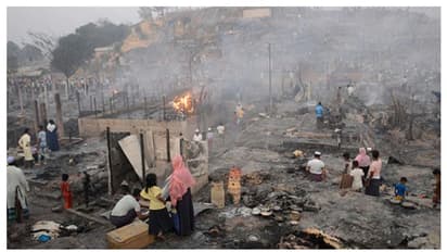 റോഹിങ്ക്യൻ ക്യാമ്പിൽ അഗ്നിബാധ, വീടുകൾ നഷ്ടപടപ്പെട്ട് പതിനായിരങ്ങൾ, എല്ലാം നഷ്ടപ്പെട്ട് അഭയാർഥികൾ