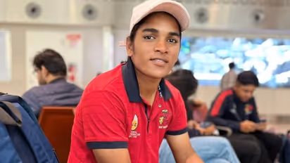 ചേരിയുടെ ദുരിതങ്ങളില്‍ നിന്ന് രാജ്യം അറിയപ്പെടുന്ന ക്രിക്കറ്റ് താരത്തിലേക്ക്; സിമ്രൻ അഭിമാനമാണ്...