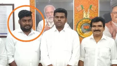 பாஜகவில் விழுந்த அடுத்த விக்கெட்... ஐடி விங் செயலாளர் திடீர் ராஜினாமா!!