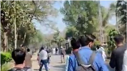 ഹോളി ആഘോഷിച്ച ന്യൂനപക്ഷ വിദ്യാർഥികൾക്ക് നേരെ പാകിസ്ഥാനിൽ അക്രമണം