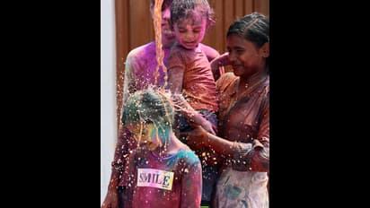 ಎಲ್ಲೆಲ್ಲೂ ರಂಗು ತುಂಬೋ ಬಣ್ಣದೋಕುಳಿ.. ಮಕ್ಕಳ ಹೋಳಿ ಮಜಾ ನೋಡಿ.. 