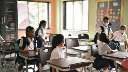 దారుణం.. నాలుగో తరగతి బాలికను 108 సార్లు జామెట్రీ కంపాస్ తో పొడిచిన తోటి విద్యార్థులు.. 