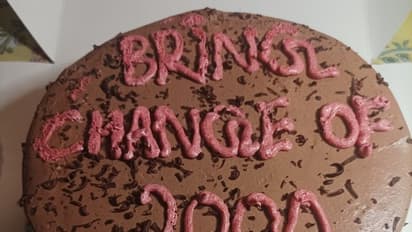 2,000 ರೂಪಾಯಿಗೆ ಚಿಲ್ಲರೆ ತನ್ನಿ ಎಂದು ಕೇಕ್‌ನಲ್ಲೇ ಬರೆದ ಸಿಬ್ಬಂದಿ, ಬರ್ತ್‌ಡೆ ಸಂಭ್ರಮಕ್ಕೆ ಬ್ರೇಕ್