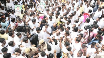 பொதுச்செயலாளர் தேர்தல் எப்போது..? அதிமுக மாவட்டச் செயலாளர் கூட்டத்தில் முக்கிய முடிவு